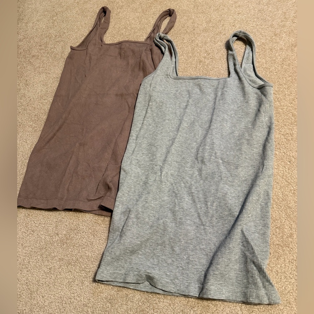 Grace & Lace Set of 2 One-size Ribbed Tanks Like New Grey and Brown